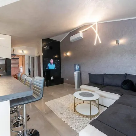 Viki, Sani, Evan, Teo, Goran Apartamento Poreč