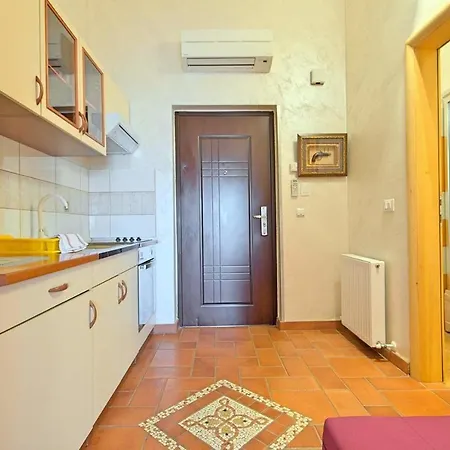 Apartamento Viki, Sani, Evan, Teo, Goran *