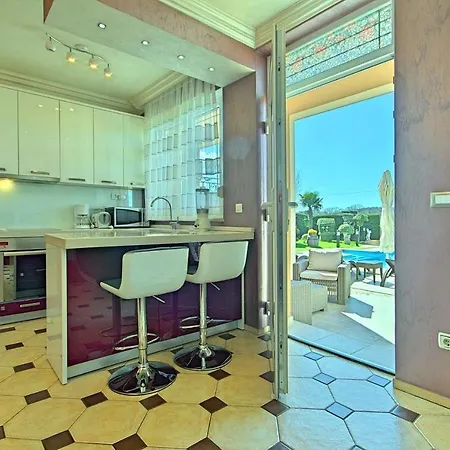 Viki, Sani, Evan, Teo, Goran Apartamento Poreč