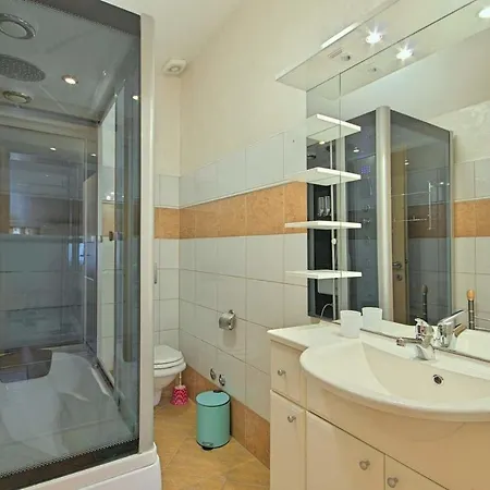 Apartamento Viki, Sani, Evan, Teo, Goran *